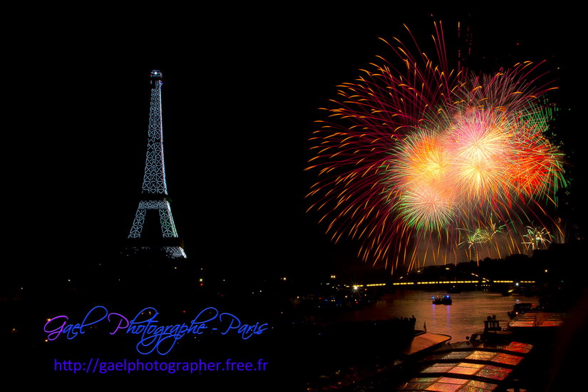 Feu d'artifice du 14 juillet à Paris - Tour Eiffel